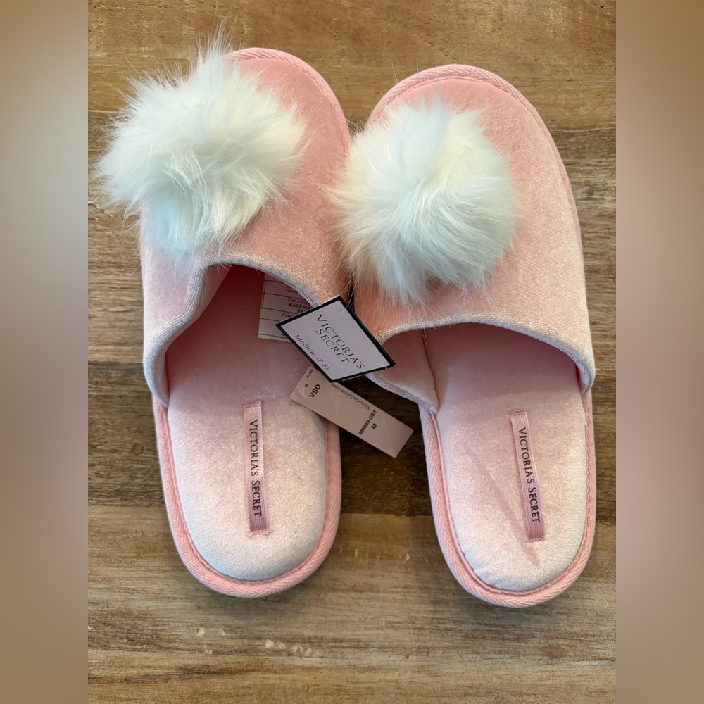 Victoria's Secret Women’s Pom Pom Slip On Slippers Pink White, Size Medium 7-8 - Picture 2 of 8